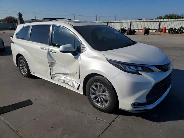 5TDYRKEC0MS033025 — 2021 Toyota Sienna, фото 4 с аукциона Copart, Боковая часть