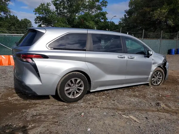 5TDKRKEC3MS018797 — 2021 Toyota Sienna, фото 3 с аукциона Copart, Передняя часть
