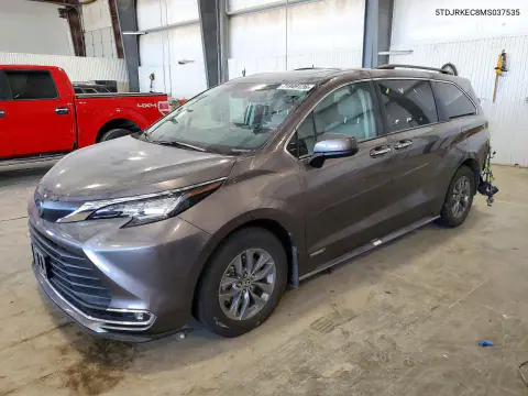 5TDJRKEC8MS037535 — 2021 Toyota Sienna, Задняя часть, фото до ремонта