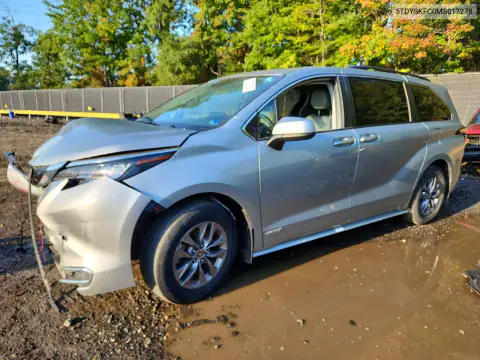 5TDYSKFC0MS017278 — 2021 Toyota Sienna, Передняя часть, фото до ремонта