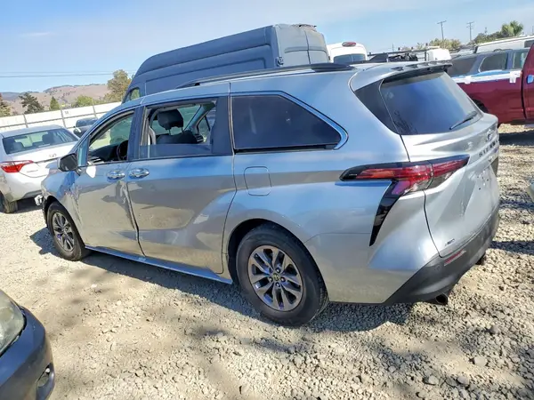 5TDJSKFC9NS050279 — 2022 Toyota Sienna, фото 2 с аукциона Copart 29.09.2026, Передняя часть