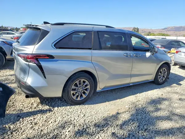 5TDJSKFC9NS050279 — 2022 Toyota Sienna, фото 3 с аукциона Copart 29.09.2026, Передняя часть