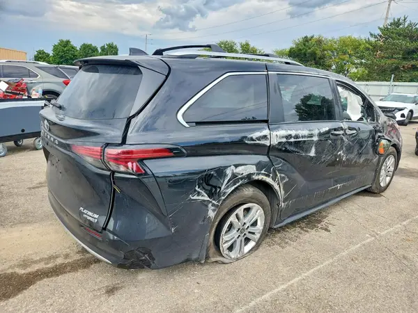 5TDESKFC2NS067507 — 2022 Toyota Sienna, фото 3 с аукциона Copart 14.10.2026, Боковая часть