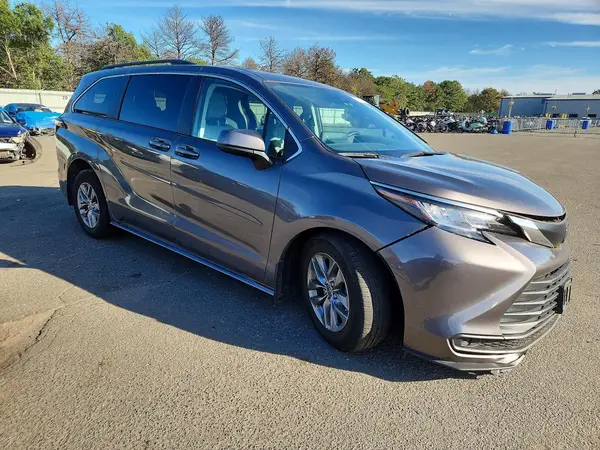5TDKRKEC4NS078783 — 2022 Toyota Sienna, фото 4 с аукциона Copart 05.10.2026, Передняя часть