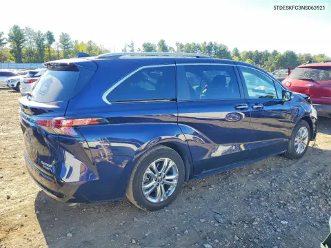 2022 Toyota Sienna Platinum 7-Passenger VIN 5TDESKFC3NS063921 фото 3