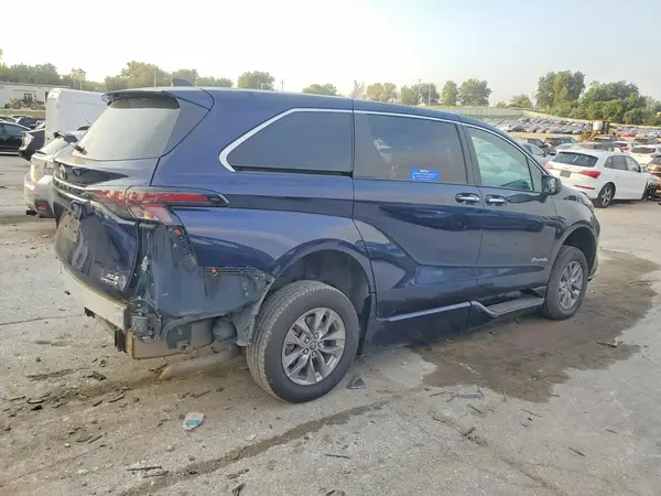 5TDYRKEC1PS137656 — 2023 Toyota Sienna, фото 3 с аукциона Copart 13.10.2026, Задняя часть