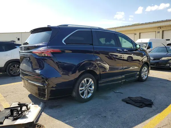 5TDESKFC7PS083575 — 2023 Toyota Sienna, фото 3 с аукциона Copart, Задняя часть
