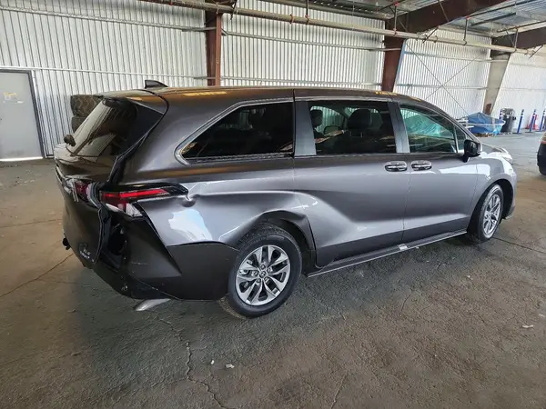 5TDYRKEC6PS136843 — 2023 Toyota Sienna, фото 3 с аукциона Copart, Задняя часть