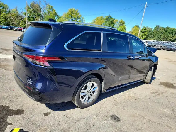 5TDZRKEC8PS160162 — 2023 Toyota Sienna, фото 3 с аукциона Copart, Передняя часть