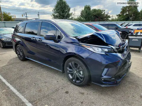 5TDXRKEC8PS178751 — 2023 Toyota Sienna, фото 4 с аукциона Copart, Передняя часть