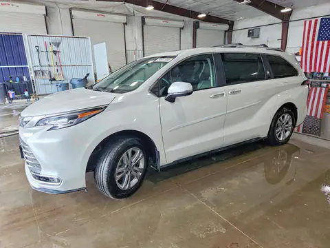 5TDESKFC5RS113692 — 2024 Toyota Sienna, Боковая часть (Side), фото до ремонта