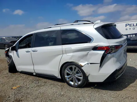2024 Toyota Sienna VIN 5TDERKEC7RS223110 фото 2