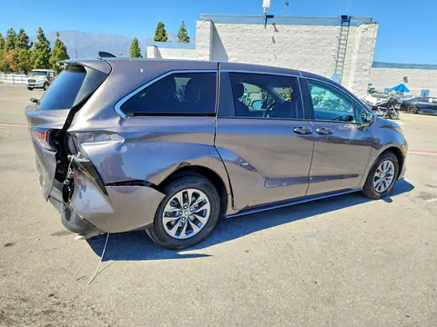 5TDKRKEC5RS202887 — 2024 Toyota Sienna, фото 3 с аукциона Copart 13.10.2026, Задняя часть