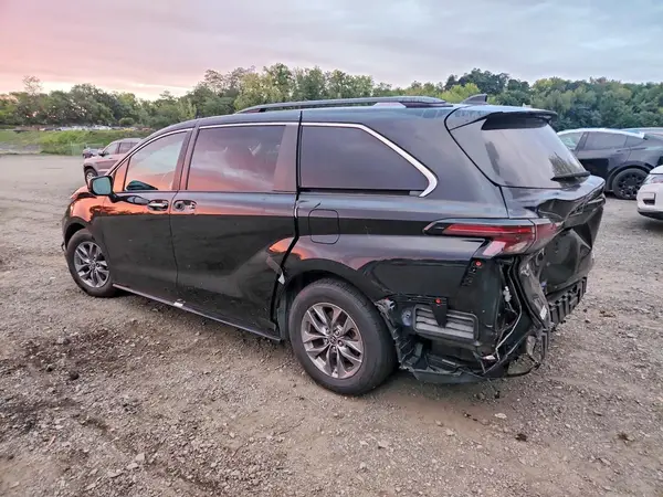 5TDYRKEC4RS184439 — 2024 Toyota Sienna, фото 2 с аукциона Copart, Задняя часть