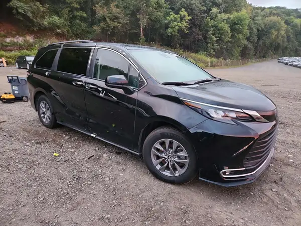 5TDYRKEC4RS184439 — 2024 Toyota Sienna, фото 4 с аукциона Copart, Задняя часть