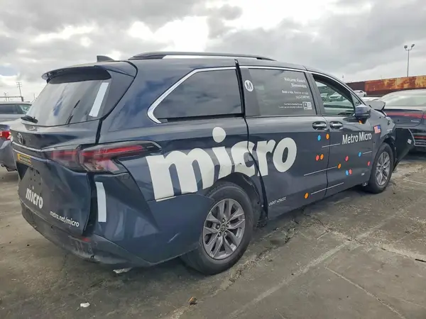 5TDYRKEC9RS215605 — 2024 Toyota Sienna, фото 3 с аукциона Copart, Передняя часть