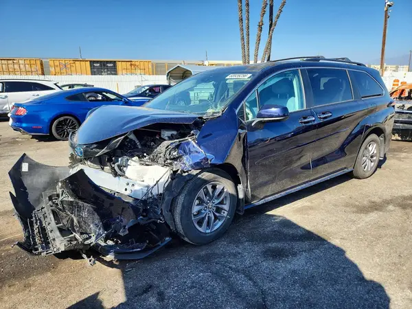5TDYSKFC7RS120155 — 2024 Toyota Sienna, Передняя часть (Front End), фото до ремонта