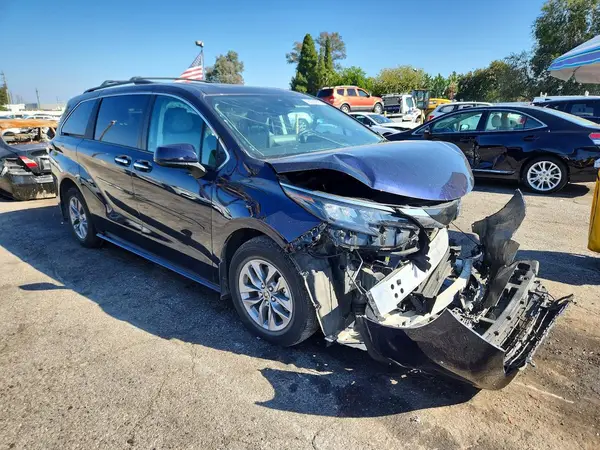 5TDYSKFC7RS120155 — 2024 Toyota Sienna, фото 4 с аукциона Copart, Передняя часть