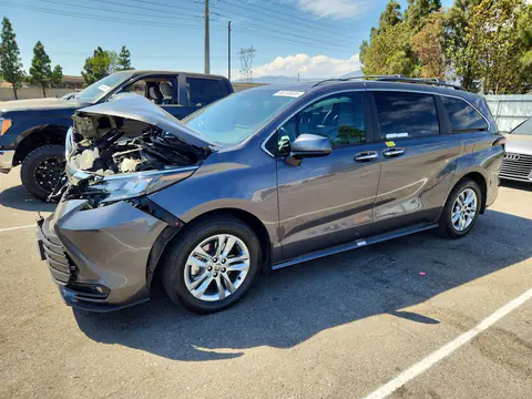 5TDJRKECXSS288327 — 2025 Toyota Sienna, Передняя часть (Front End), фото до ремонта