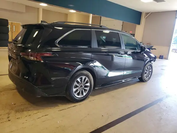 5TDJSKFC1SS166555 — 2025 Toyota Sienna, фото 3 с аукциона Copart, Передняя часть