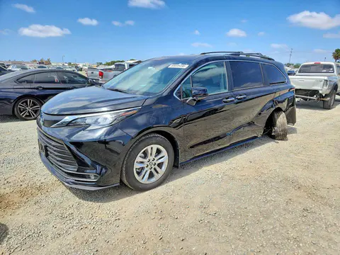 5TDJSKFC1SS161811 — 2025 Toyota Sienna, Задняя часть (Rear End), фото до ремонта
