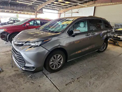 5TDKRKECXTS296627 — 2026 Toyota Sienna, Задняя часть (Rear End), фото до ремонта