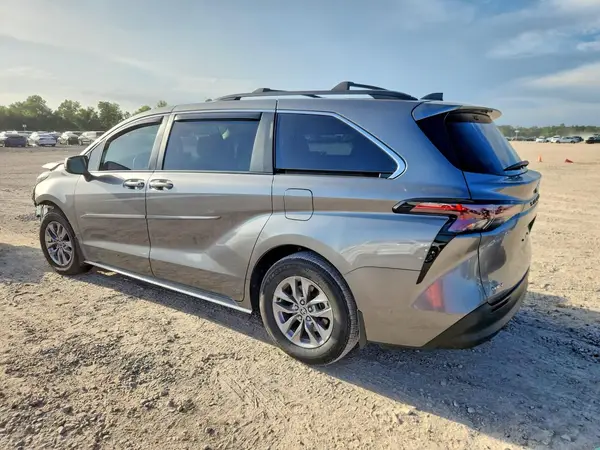 5TDKRKEC8TS299056 — 2026 Toyota Sienna, фото 2 с аукциона Copart, Передняя часть