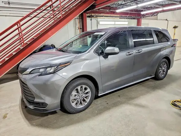 5TDKSKFC1TS267598 — 2026 Toyota Sienna, Боковая часть (Side), фото до ремонта