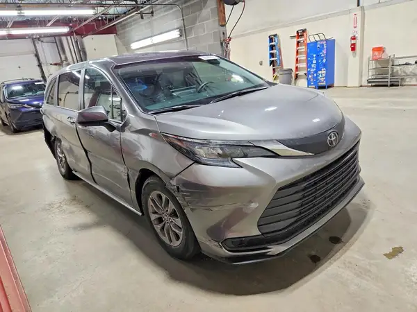 5TDKSKFC1TS267598 — 2026 Toyota Sienna, фото 4 с аукциона Copart, Боковая часть