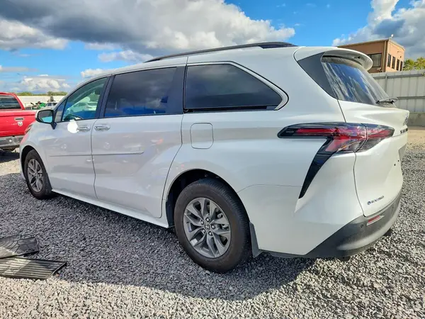 5TDYSKFC5TS241371 — 2026 Toyota Sienna, фото 2 с аукциона Copart, Передняя часть