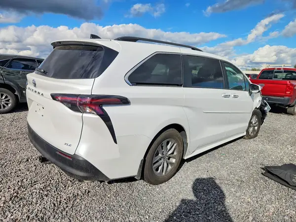 5TDYSKFC5TS241371 — 2026 Toyota Sienna, фото 3 с аукциона Copart, Передняя часть