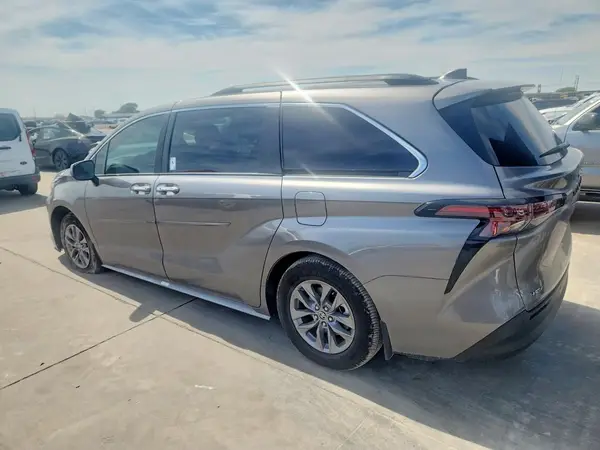 5TDYRKEC7TS304841 — 2026 Toyota Sienna, фото 2 с аукциона Copart, Боковая часть