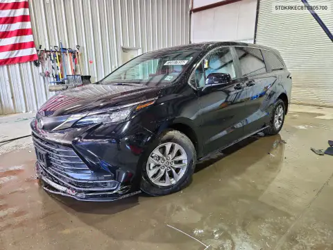 5TDKRKEC8TS305700 — 2026 Toyota Sienna, Передняя часть, фото до ремонта