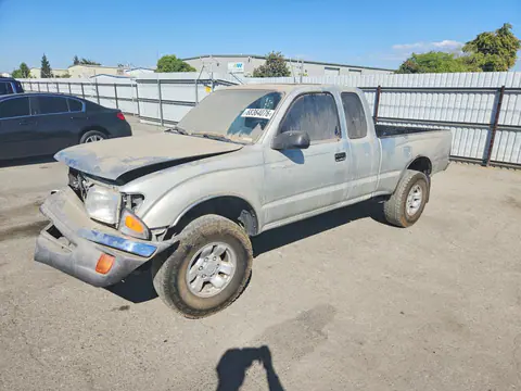 5TESN92N7YZ708538 — 2000 Toyota Tacoma, Передняя часть (Front End), фото до ремонта