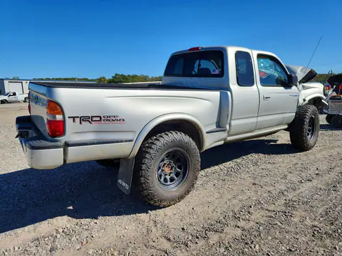 2002 Toyota Tacoma V6 VIN 5TEWN72N02Z887504 фото 3