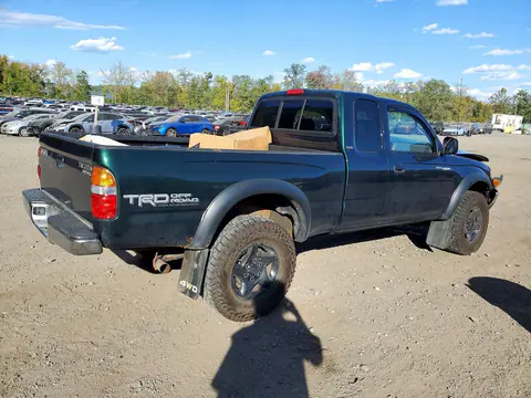 2003 Toyota Tacoma V6 VIN 5TEWN72NX3Z192481 фото 3