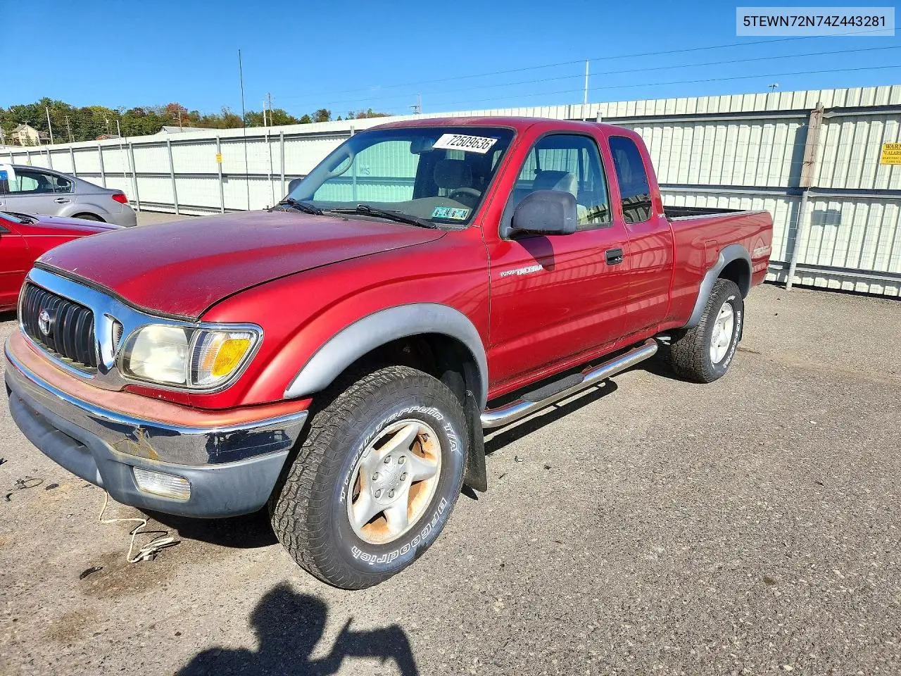 2004 Toyota Tacoma V6 VIN 5TEWN72N74Z443281 фото 1