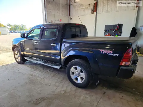 2005 Toyota Tacoma Double Cab VIN 5TELU42N85Z006220 фото 2