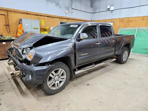 5TFMU4FN0DX009570 — 2013 Toyota Tacoma, Передняя часть, фото до ремонта