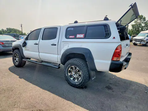 2014 Toyota Tacoma VIN 3TMLU4EN6EM135713 фото 2