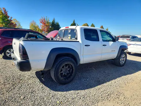 2014 Toyota Tacoma V6 VIN 3TMLU4EN0EM161515 фото 3