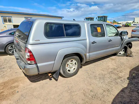 2015 Toyota Tacoma VIN 5TFJX4CN5FX057230 фото 3