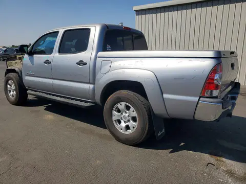 2015 Toyota Tacoma VIN 3TMLU4EN2FM177572 фото 2