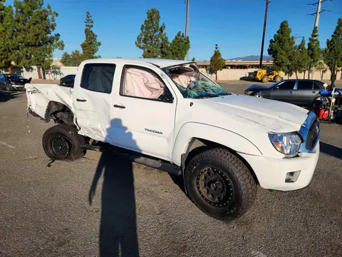 2015 Toyota Tacoma VIN 3TMLU4EN2FM169603 фото 4