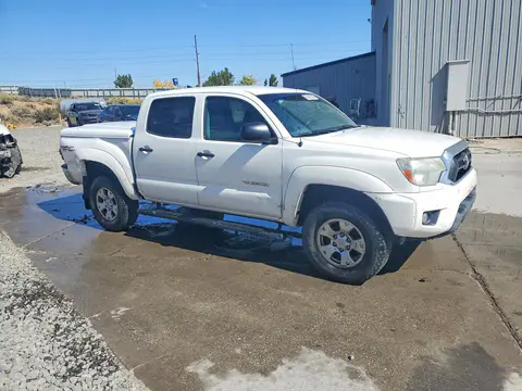 2015 Toyota Tacoma VIN 3TMLU4EN8FM194621 фото 4