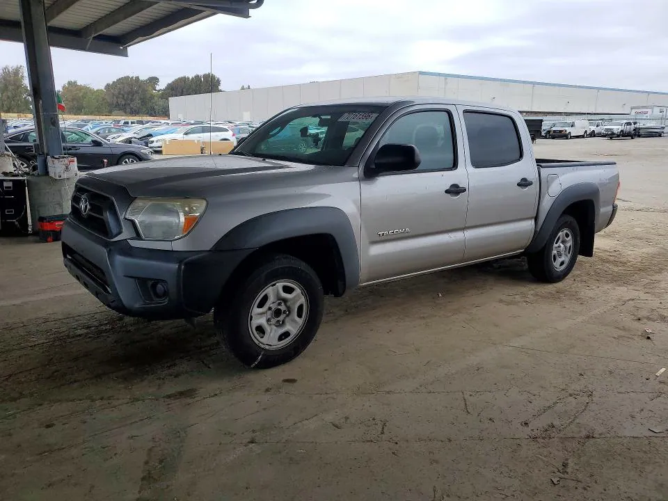 2015 Toyota Tacoma VIN 5TFJX4CN2FX055838 фото 1