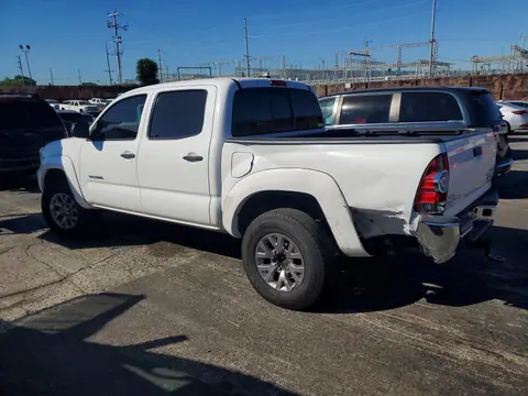 2015 Toyota Tacoma VIN 3TMJU4GN0FM188042 фото 2