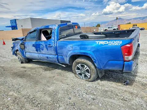 3TMDZ5BN8HM034290 — 2017 Toyota Tacoma, фото 2 с аукциона Copart 30.09.2026, Опрокидывание