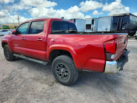 2018 Toyota Tacoma VIN 3TMAZ5CN6JM068672 фото 2