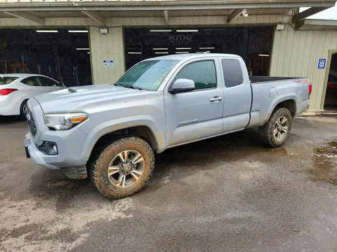 5TFSZ5AN6JX126622 — 2018 Toyota Tacoma, Боковая часть (Side), фото до ремонта